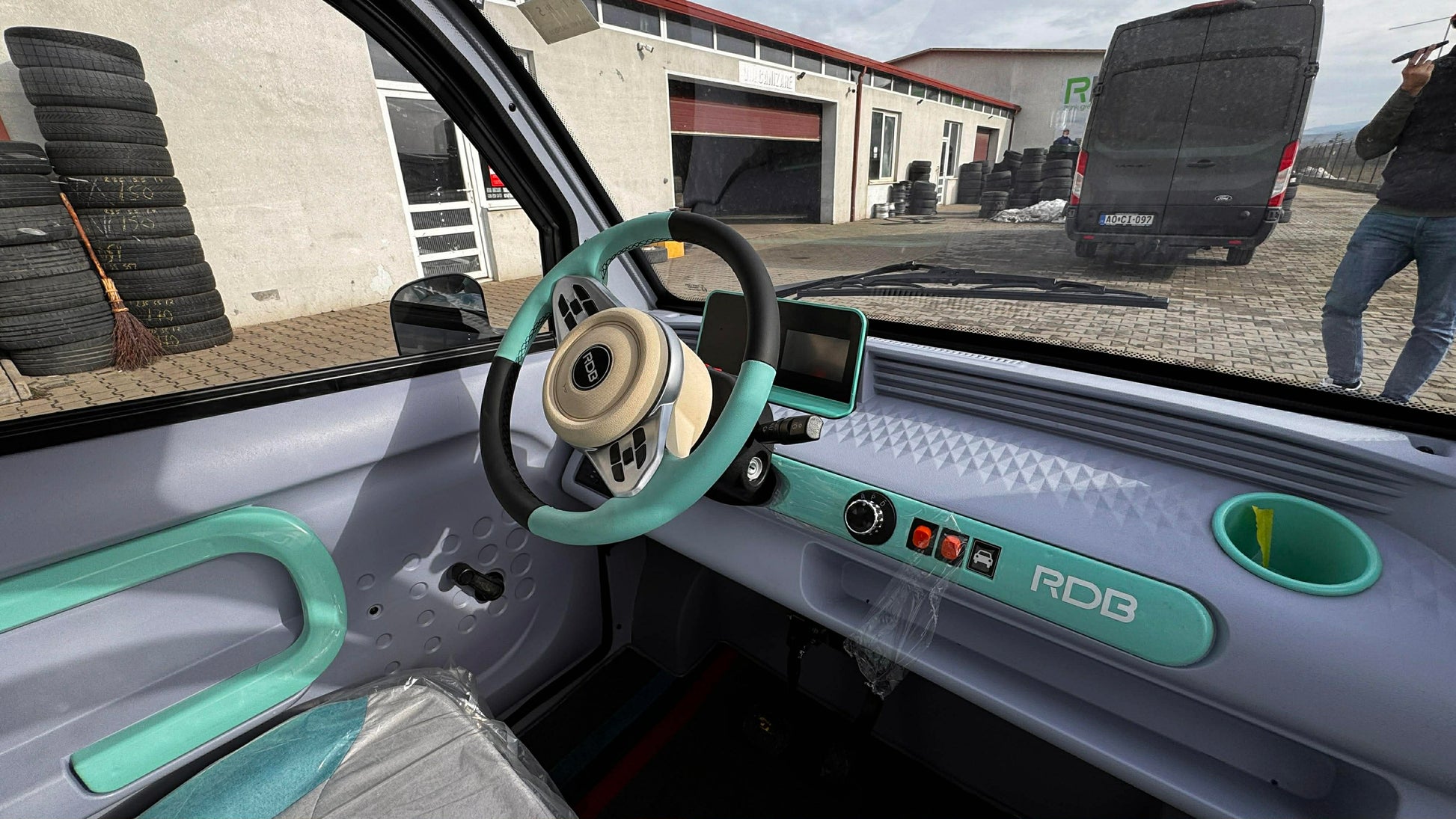 BULLBIKE Dubai Cargo Elektromos Mopedautó 1500W 72V 58Ah 25km/h