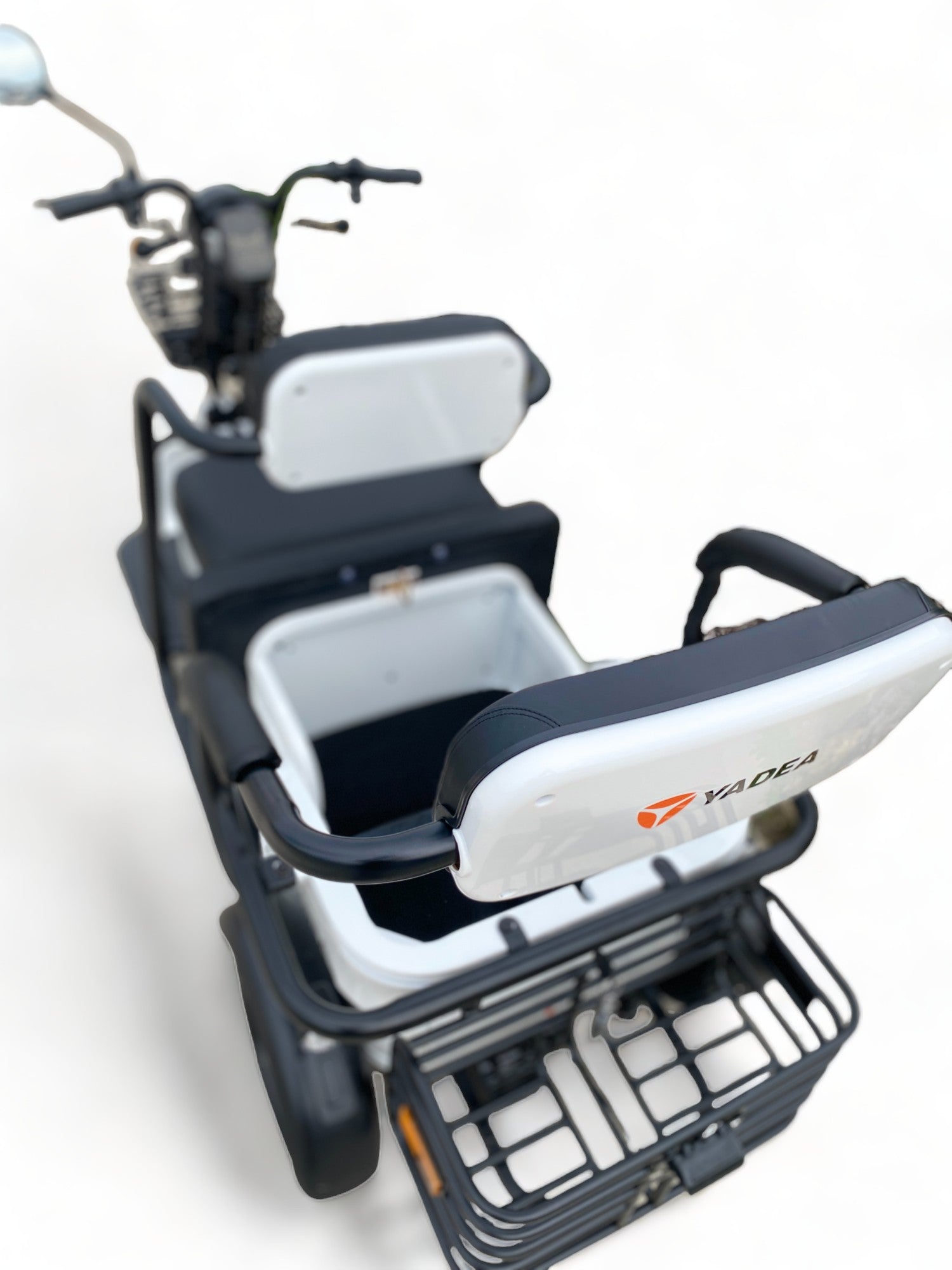 BULLBIKE TORONTO Elektromos Háromkerekű Robogó 1300W 60V 20Ah 25Km/h