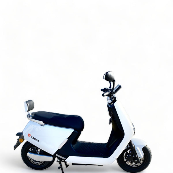 BULLBIKE Yadea G5 Eco / 2400W 72V 23Ah 45 km/h +Gyorstöltő