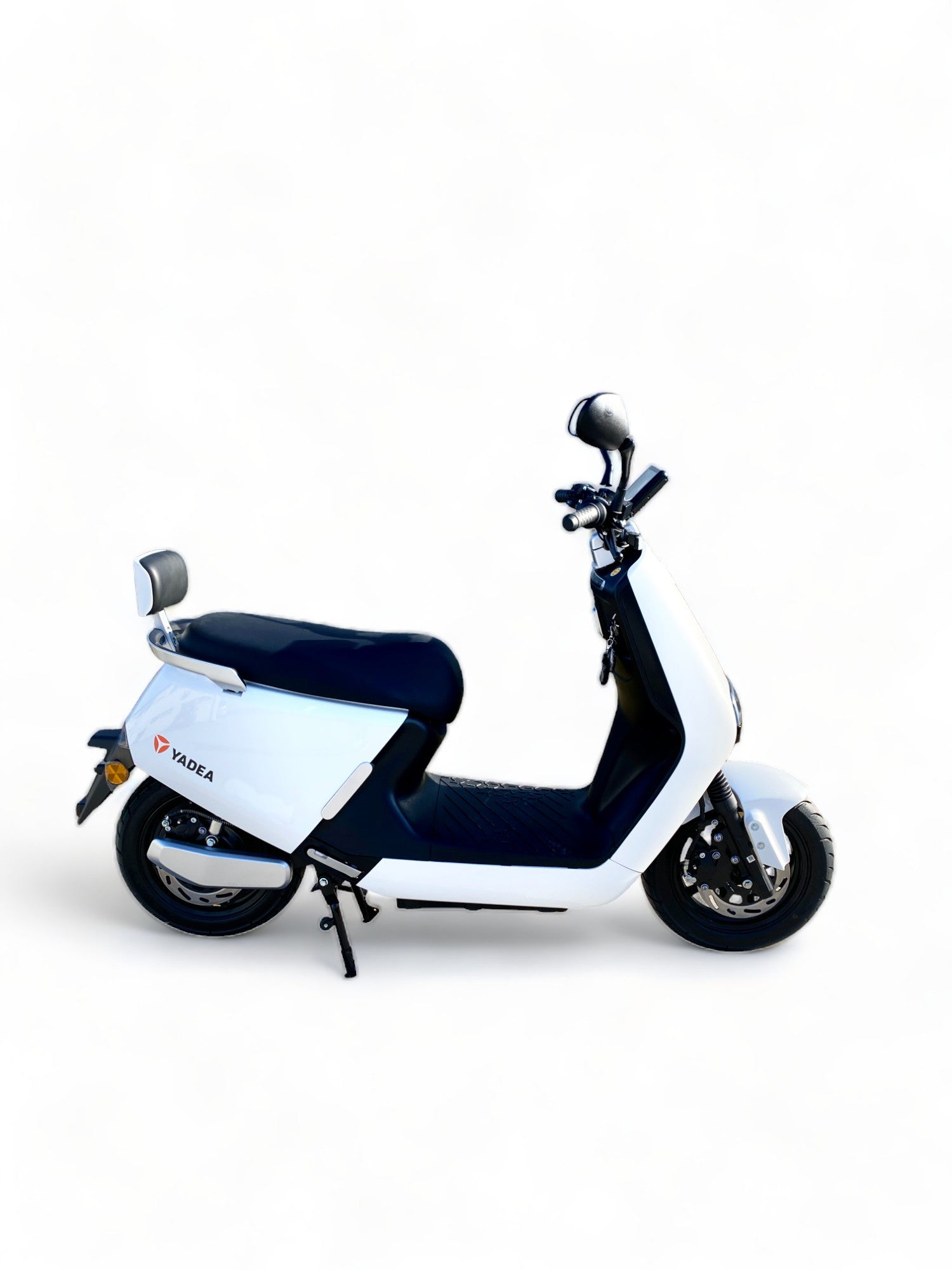 BULLBIKE Yadea G5 Eco / 2400W 72V 23Ah 45 km/h +Gyorstöltő