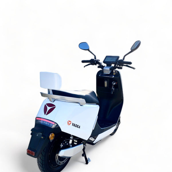 BULLBIKE Yadea G5 Eco / 2400W 72V 23Ah 45 km/h +Gyorstöltő