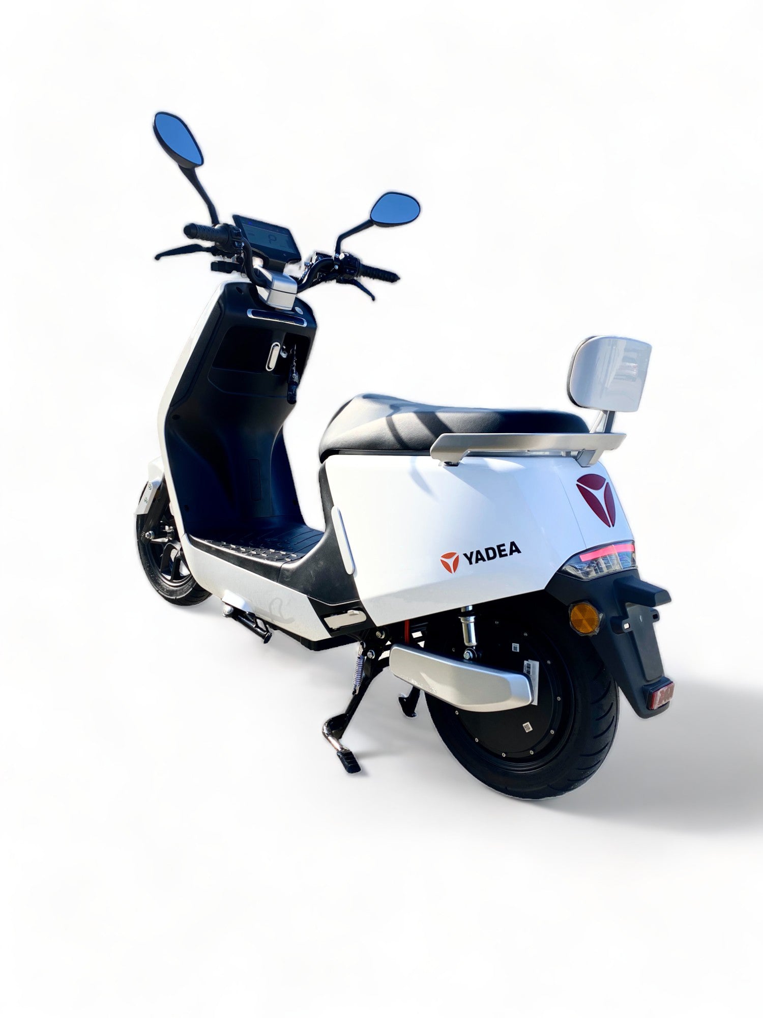 BULLBIKE Yadea G5 Eco / 2400W 72V 23Ah 45 km/h +Gyorstöltő