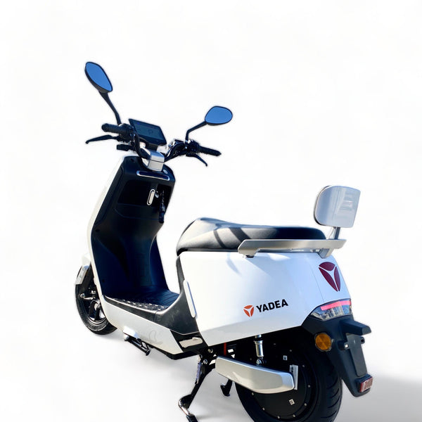 BULLBIKE Yadea G5 Eco / 2400W 72V 23Ah 45 km/h +Gyorstöltő