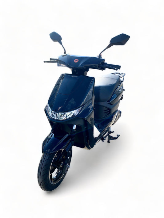 BULLBIKE Kampala ZT-38 Elektromos Robogó Yadea T9 2600W 72V 23Ah 45 km/h