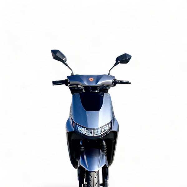 BULLBIKE Kampala ZT-38 Elektromos Robogó Yadea T9 2600W 72V 23Ah 45 km/h