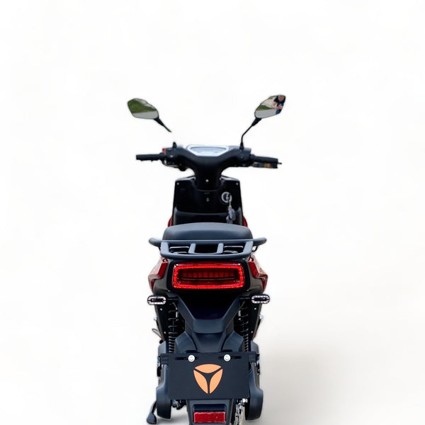 BULLBIKE Kampala ZT-38 Elektromos Robogó Yadea T9 2600W 72V 23Ah 45 km/h