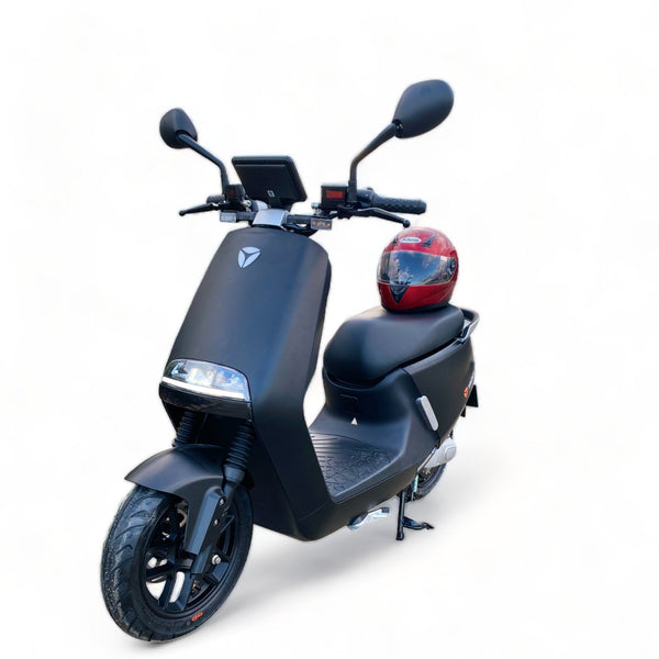 BULLBIKE Yadea G5 Eco / 2400W 72V 23Ah 45 km/h +Gyorstöltő