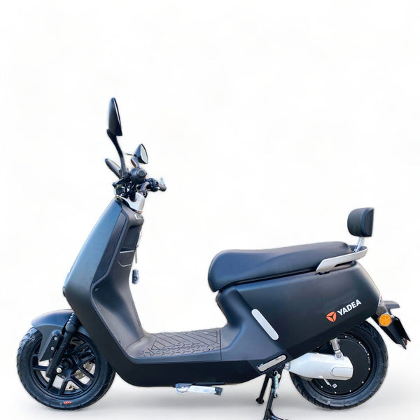 BULLBIKE Yadea G5 Eco / 2400W 72V 23Ah 45 km/h +Gyorstöltő