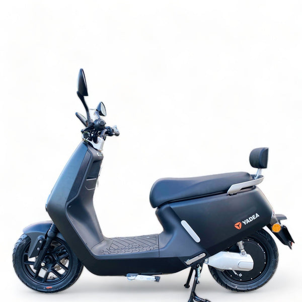 BULLBIKE Yadea G5 Eco / 2400W 72V 23Ah 45 km/h +Gyorstöltő