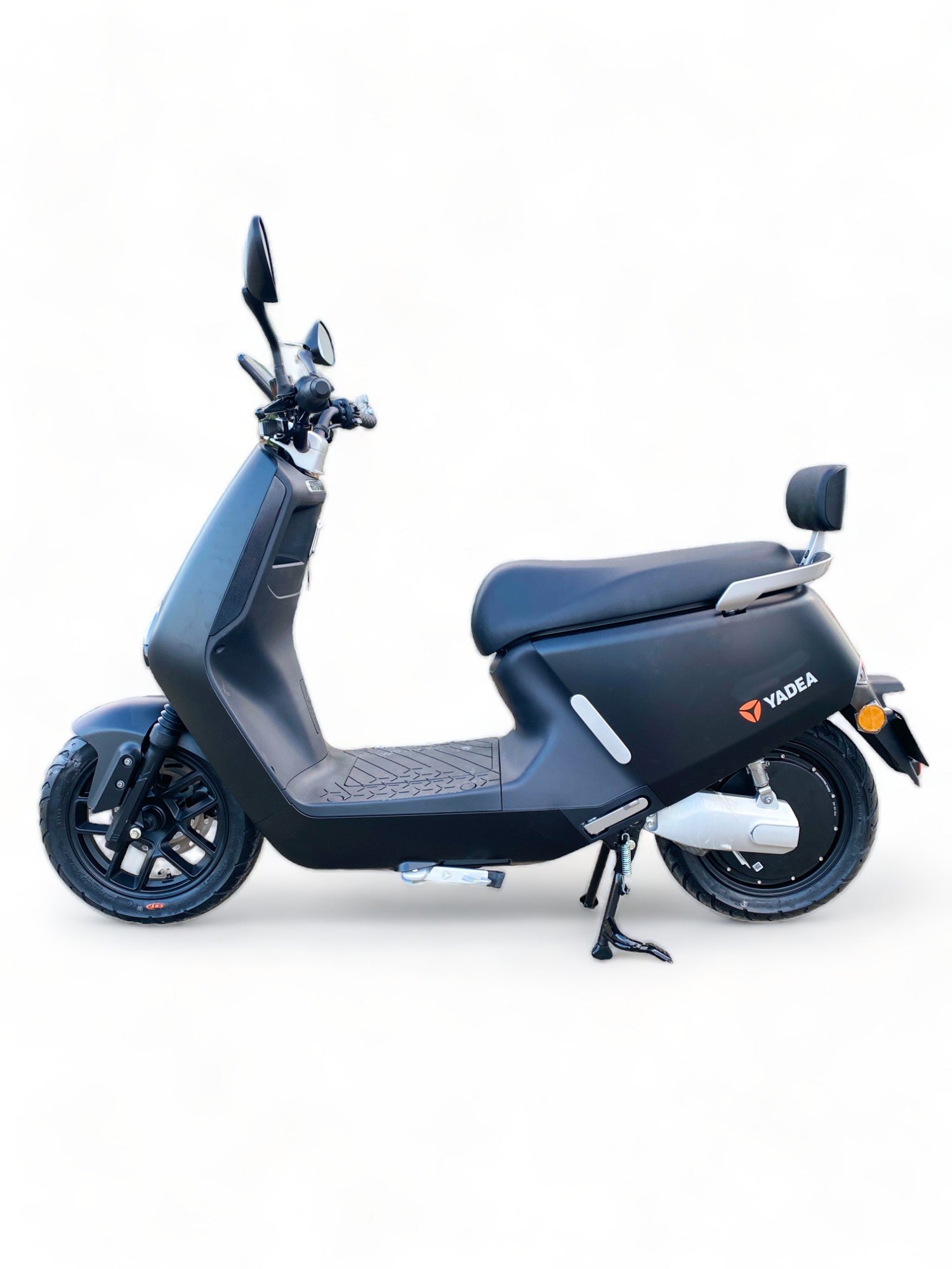 BULLBIKE Yadea G5 Eco / 2400W 72V 23Ah 45 km/h +Gyorstöltő