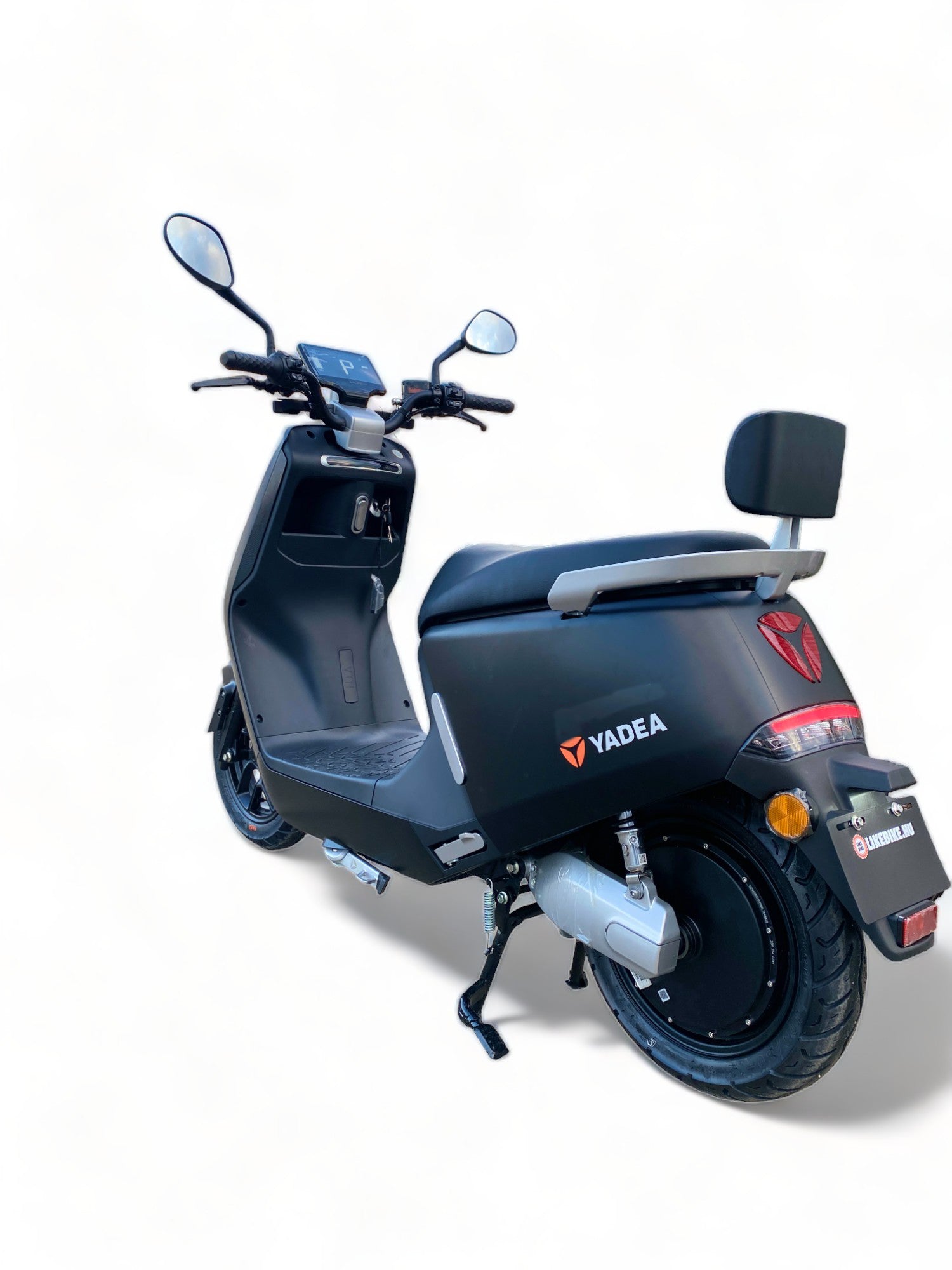 BULLBIKE Yadea G5 Eco / 2400W 72V 23Ah 45 km/h +Gyorstöltő