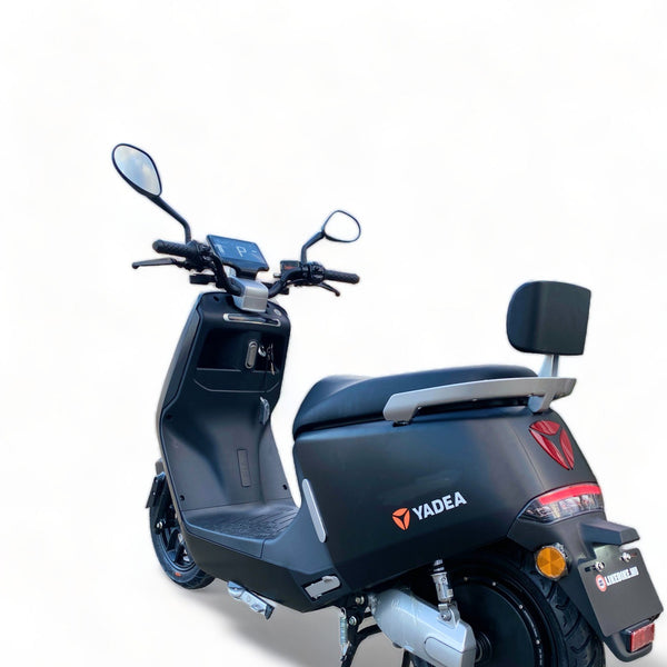 BULLBIKE Yadea G5 Eco / 2400W 72V 23Ah 45 km/h +Gyorstöltő