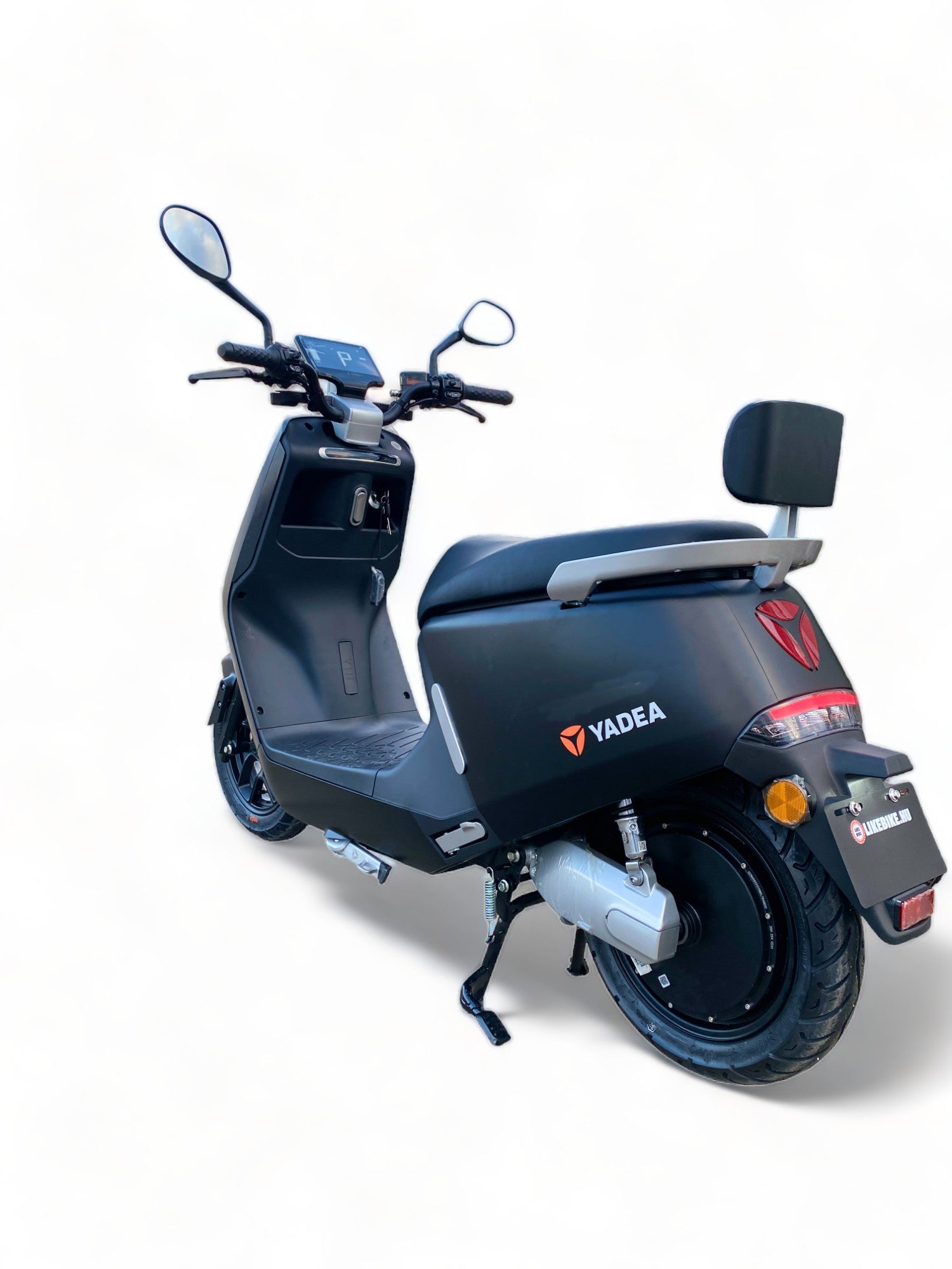 BULLBIKE Yadea G5 Eco / 2400W 72V 23Ah 45 km/h +Gyorstöltő