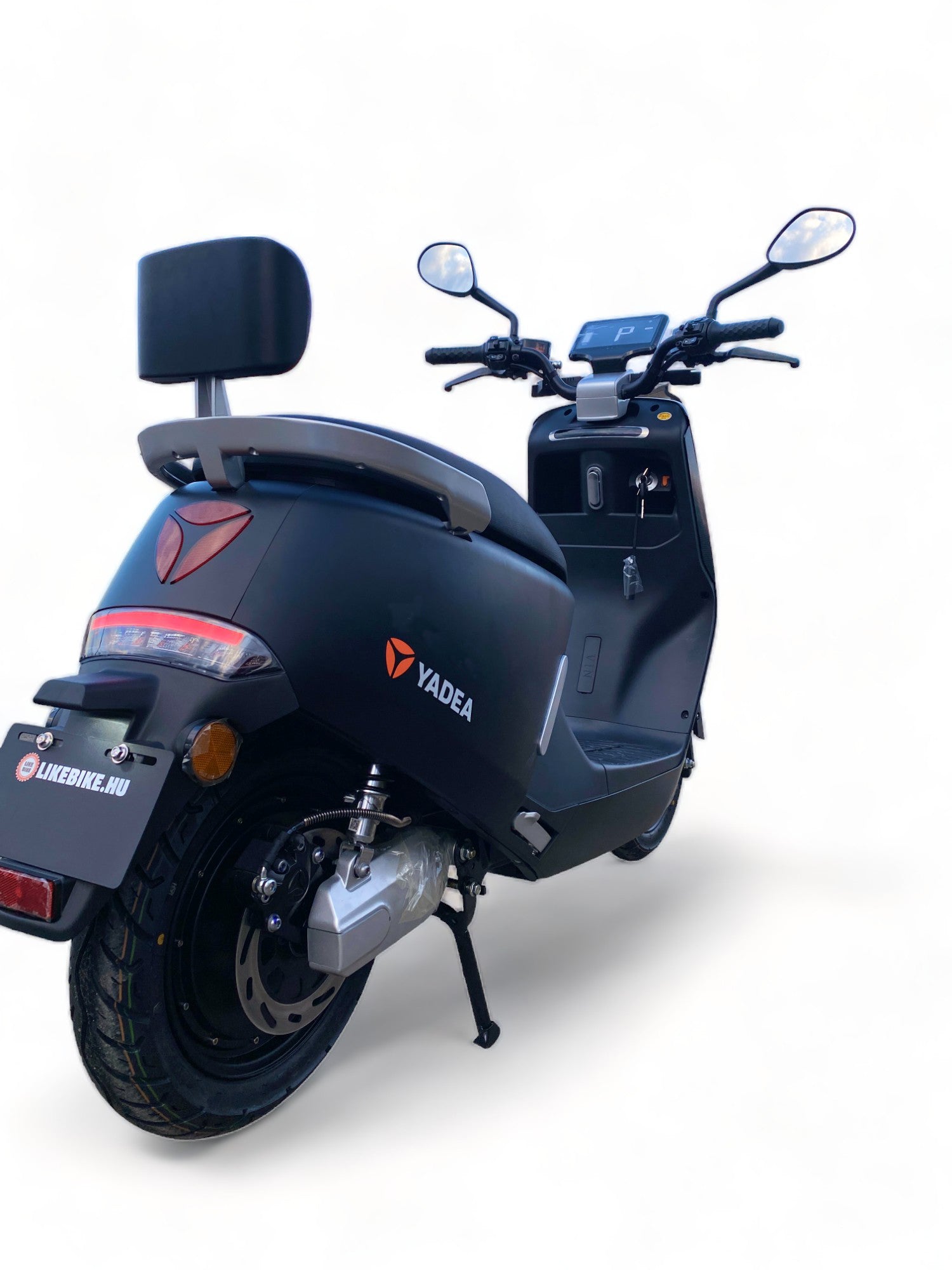 BULLBIKE Yadea G5 Eco / 2400W 72V 23Ah 45 km/h +Gyorstöltő