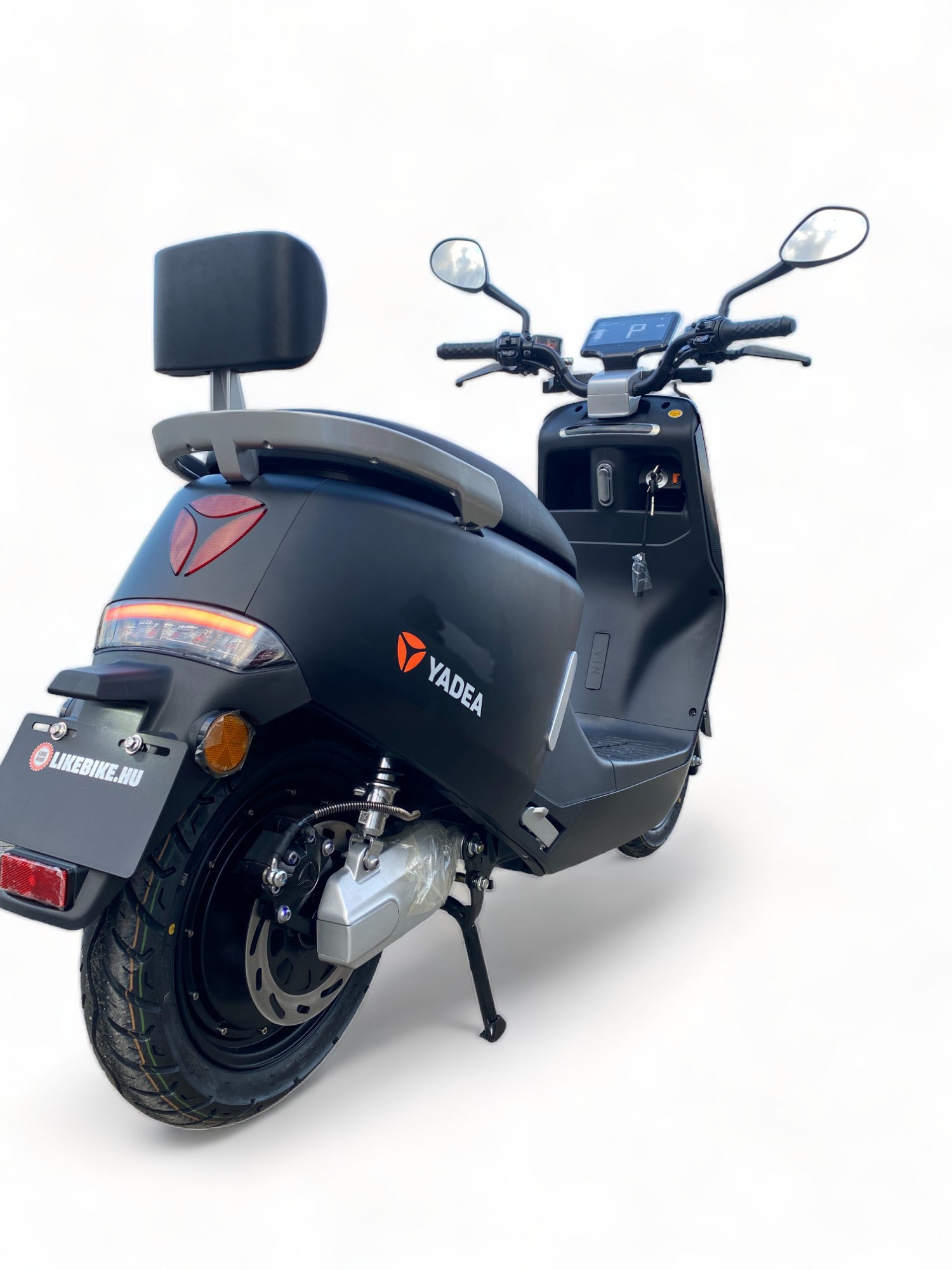 BULLBIKE Yadea G5 Eco / 2400W 72V 23Ah 45 km/h +Gyorstöltő