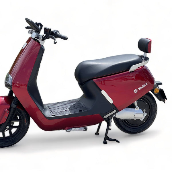 BULLBIKE Yadea G5 Eco / 2400W 72V 23Ah 45 km/h +Gyorstöltő