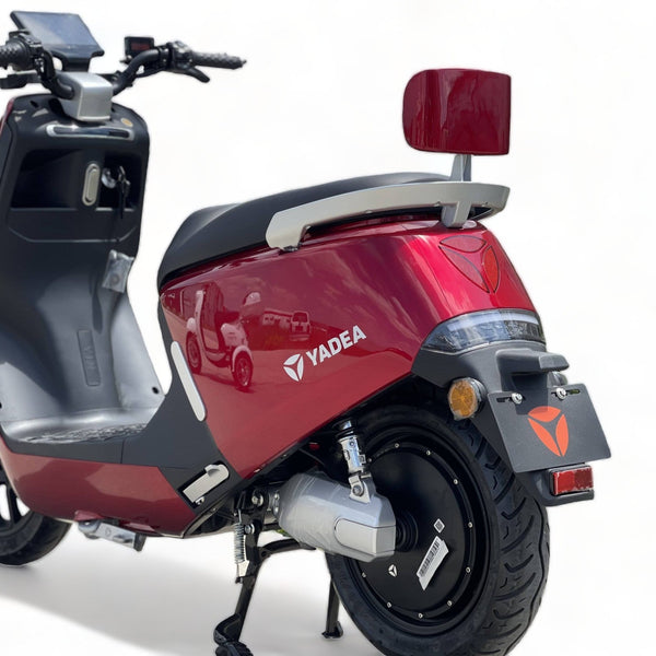 BULLBIKE Yadea G5 Eco / 2400W 72V 23Ah 45 km/h +Gyorstöltő